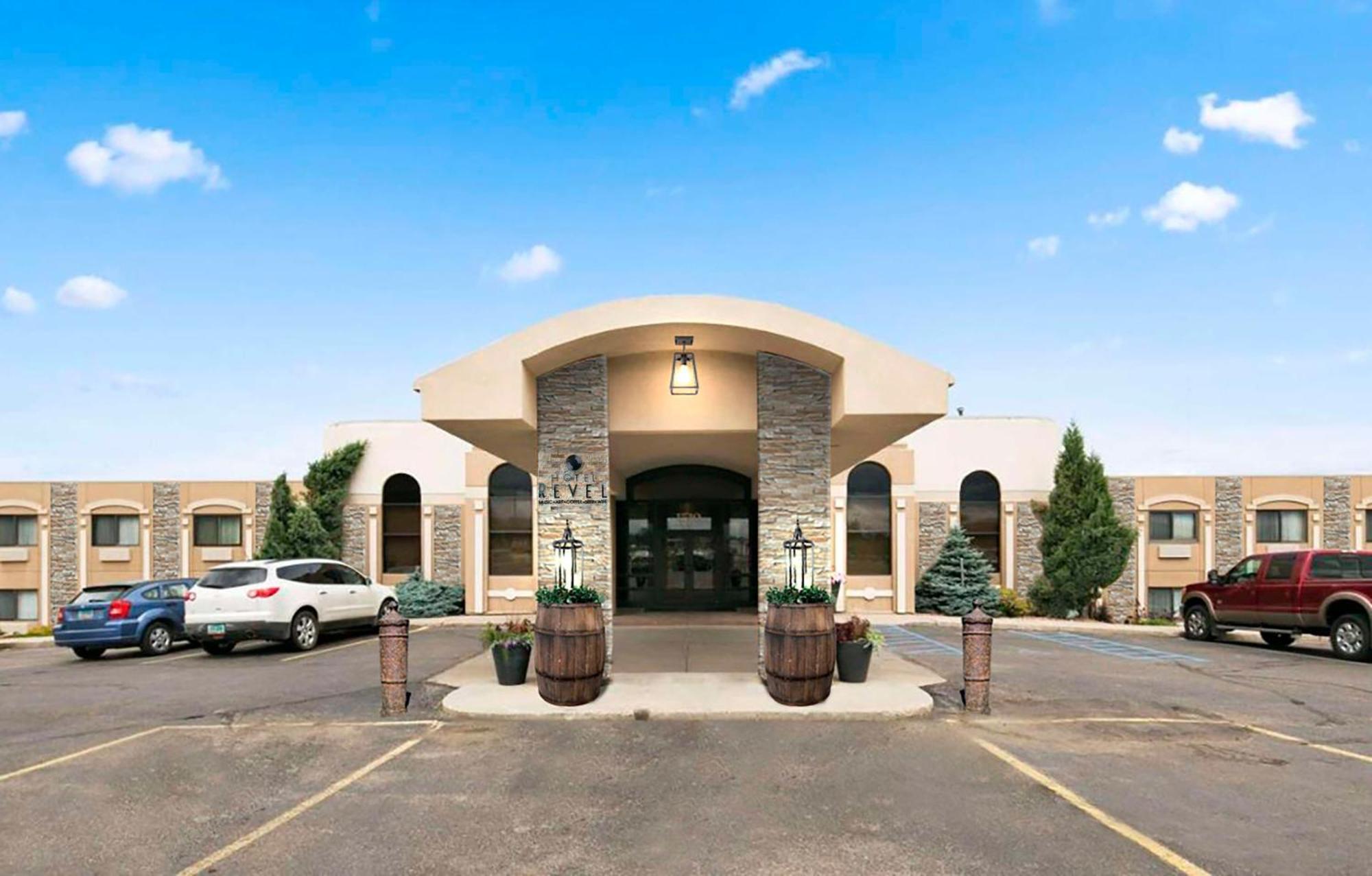 Revel Hotel Minot - Surestay Collection By Best Western Eksteriør billede