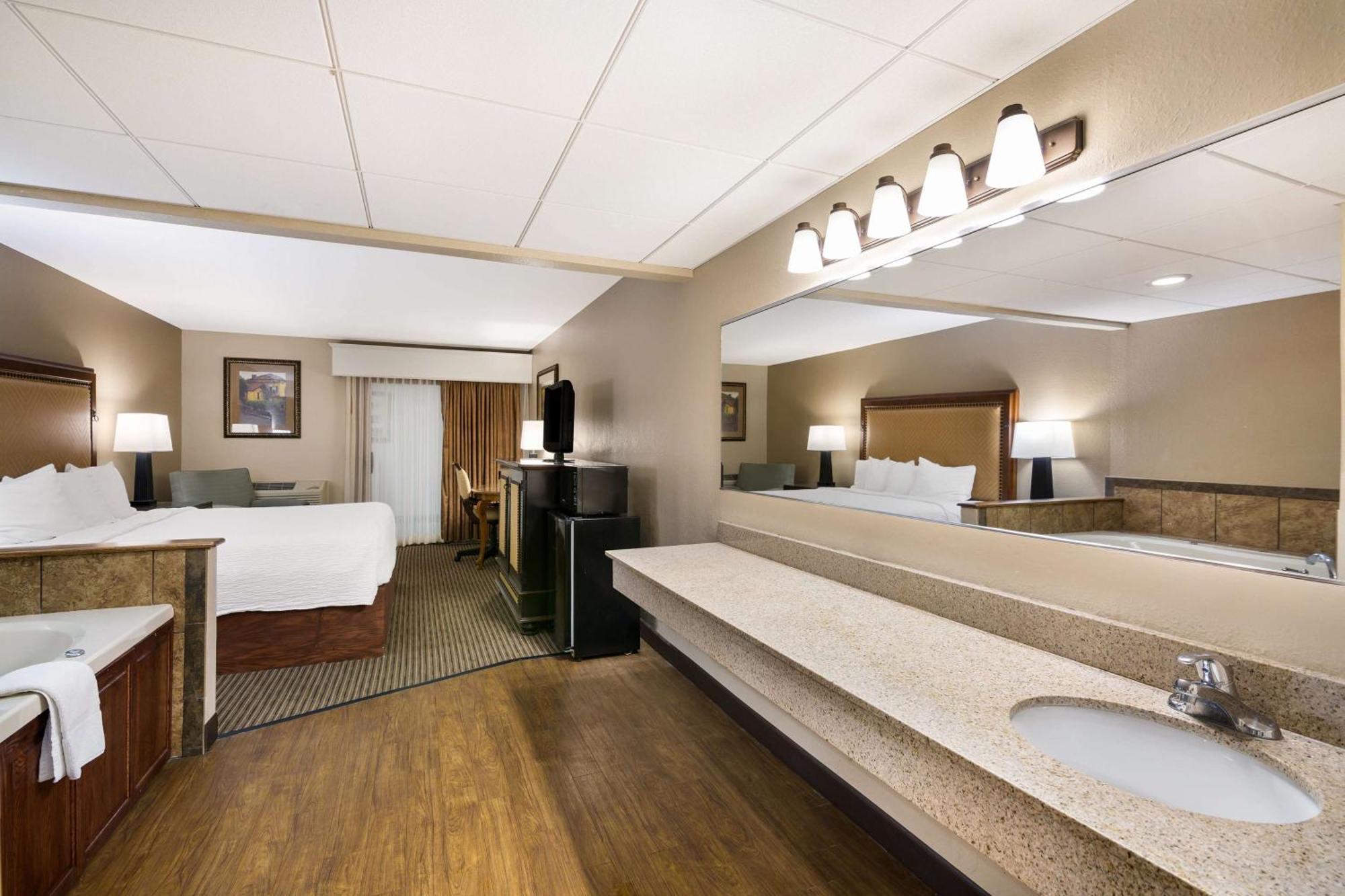 Revel Hotel Minot - Surestay Collection By Best Western Eksteriør billede